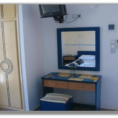 Christos Makrinos Rooms 아다마스 외부 사진